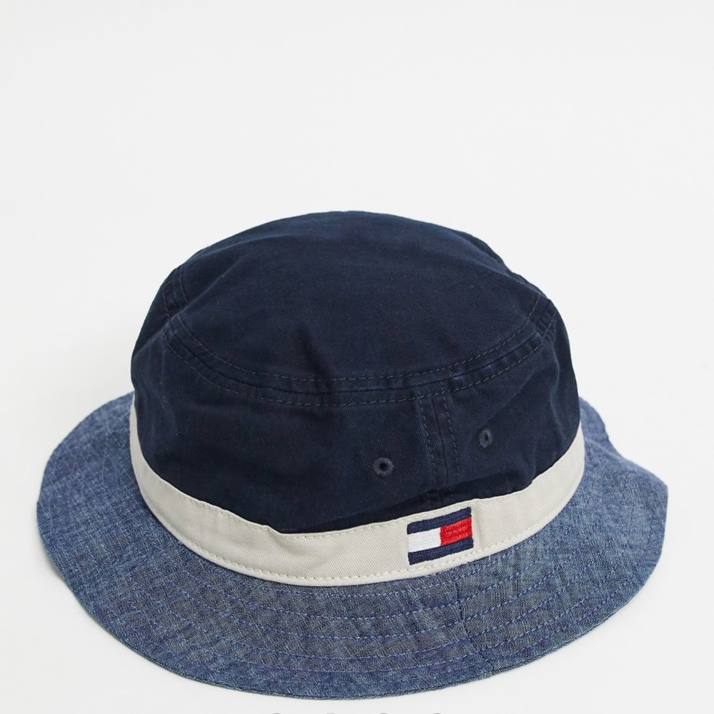 Tommy Hilfiger Bernard logo bucket hat